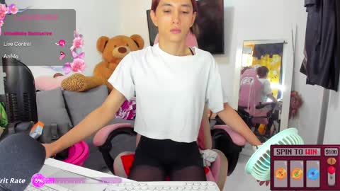 Snapshot of laurencesophiets chatting on June 1, 2026, 4:52 pm SF online show from June 1, 2026, 4:52 pm