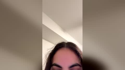 laurenivy online show from April 1, 2026, 4:24 am