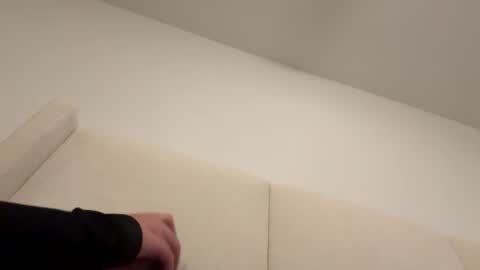 laurenivy online show from April 7, 2026, 4:13 am