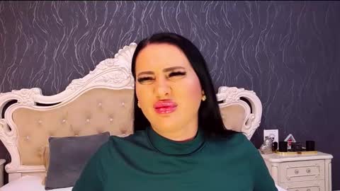 Laura online show from September 13, 2025, 8:25 am