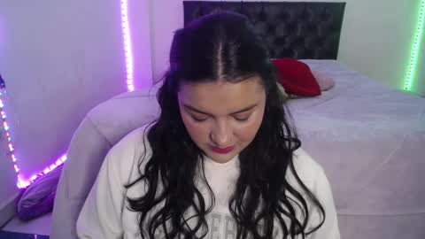 Snapshot of laurenkenner28_ chatting on May 4, 2026, 6:48 pm laurenkenner28_ online show from May 4, 2026, 6:48 pm