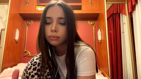 Laura online show from January 12, 2026, 2:22 pm