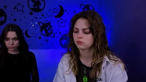 Laure online show from April 12, 2026, 9:14 am