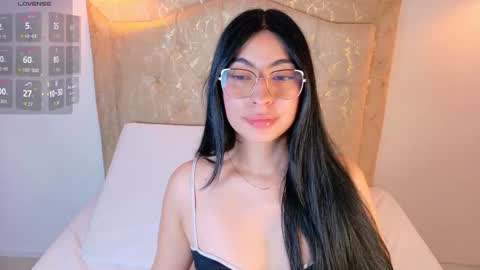 laurenn_smitth online show from February 27, 2026, 1:33 pm