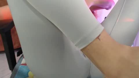 Lauren online show from February 5, 2025, 3:09 pm