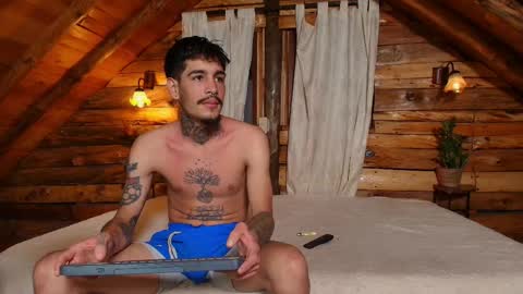 Lauren and Cristopher online show from February 1, 2026, 4:00 am