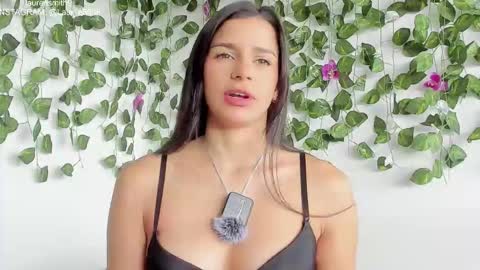 laurensmith9 online show from February 22, 2026, 2:04 pm