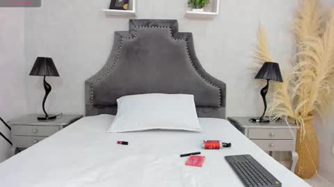 Lauren  online show from December 18, 2025, 3:07 pm