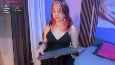 Snapshot of laurent_scott chatting on May 17, 2026, 12:01 pm Hanna online show from May 17, 2026, 12:01 pm