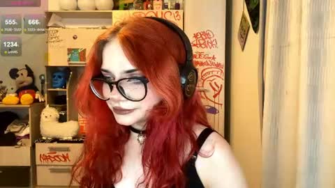 Snapshot of laurettecipro chatting on June 14, 2026, 2:24 am Eva online show from June 14, 2026, 2:24 am