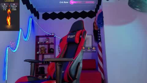 ANA LAURA online show from October 22, 2025, 9:03 pm