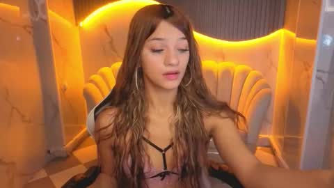 Laurita  online show from March 27, 2026, 8:19 pm