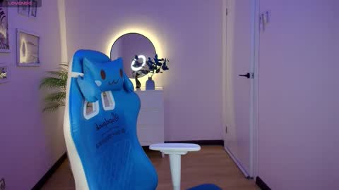 Snapshot of laurita_shy chatting on March 28, 2026, 8:36 am Diana online show from March 28, 2026, 8:36 am