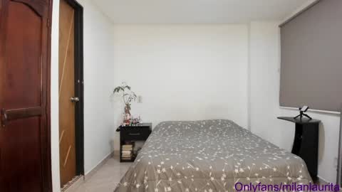 laura   online show from December 24, 2024, 1:38 am