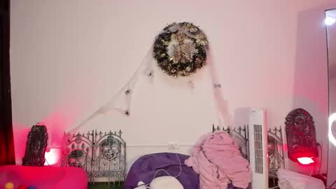  LaurynJeffers  online show from October 4, 2025, 5:38 am