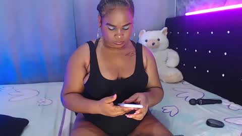 Snapshot of laurynwolf_ chatting on December 25, 2024, 12:16 am tania online show from December 25, 2024, 12:16 am