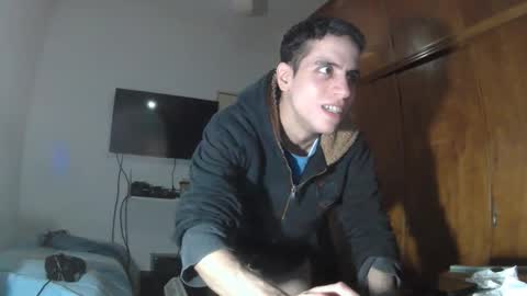 Snapshot of lauti_twink chatting on May 27, 2026, 7:38 am Lautaro online show from May 27, 2026, 7:38 am