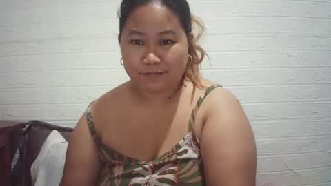 Snapshot of lavalyn214 chatting on March 1, 2026, 8:33 pm lavalyn214 online show from March 1, 2026, 8:33 pm