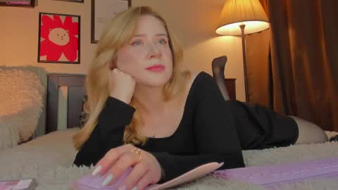 Snapshot of lavender_tender chatting on May 22, 2026, 9:20 pm Lav online show from May 22, 2026, 9:20 pm