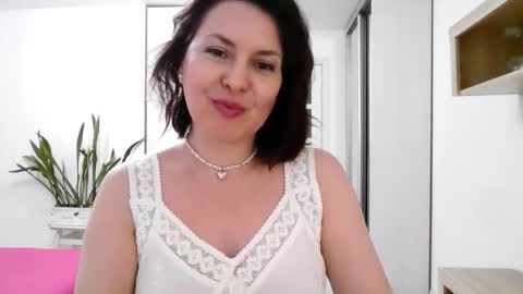 Diana  online show from October 20, 2025, 5:57 pm