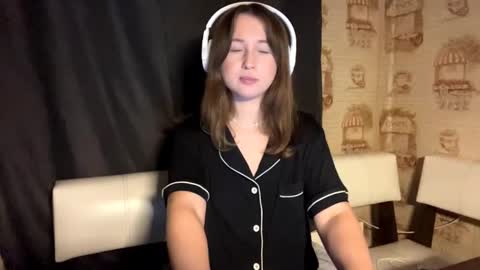 Snapshot of lavinabinney chatting on December 13, 2025, 7:53 pm Emily online show from December 13, 2025, 7:53 pm