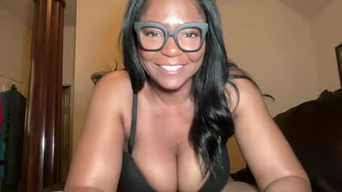 Snapshot of lavishly69 chatting on July 12, 2026, 5:09 am Brownsugar69 online show from July 12, 2026, 5:09 am
