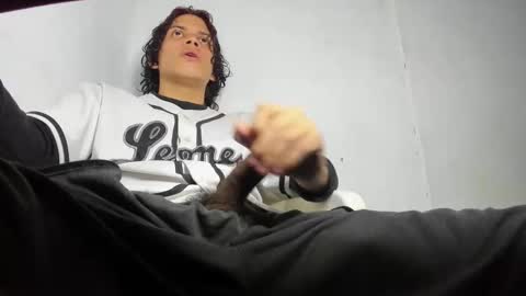 ZAmbrano online show from October 28, 2025, 2:04 am