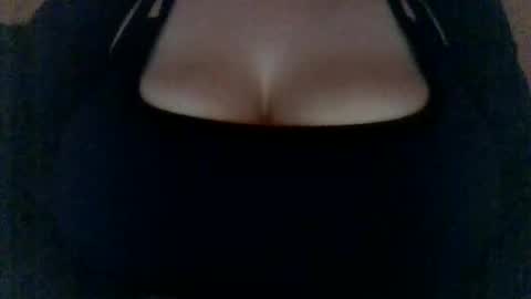 layannalea online show from November 25, 2025, 11:54 am