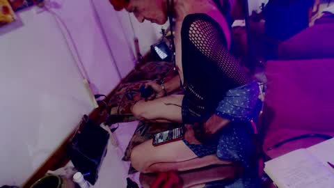 Laye19 online show from January 31, 2025, 10:52 pm