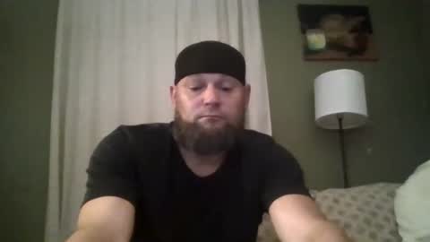 layinlow42 online show from October 18, 2025, 5:21 am