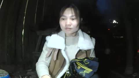 layla_999 online show from March 5, 2026, 1:23 am