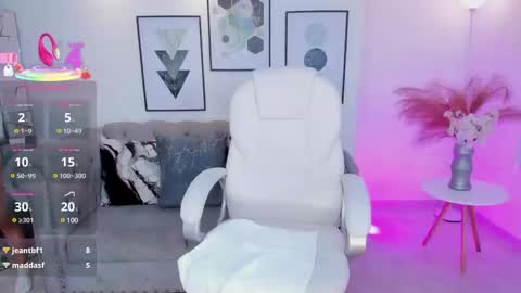 Layla Breezee online show from March 12, 2025, 4:13 pm