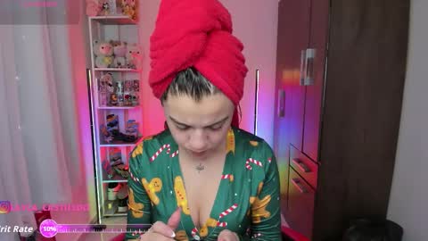 Layla online show from November 9, 2025, 11:30 am