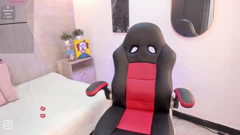 layla_clarke online show from January 19, 2026, 3:43 am