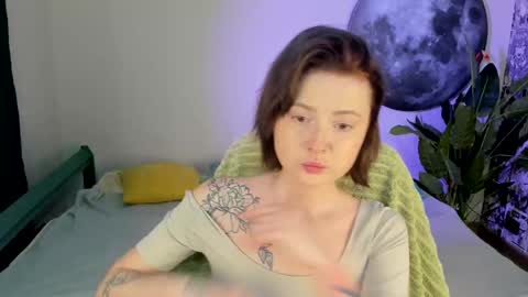 Layla online show from December 2, 2025, 5:46 am