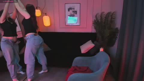 Snapshot of layla_glam chatting on April 5, 2026, 1:41 pm layla_glam online show from April 5, 2026, 1:41 pm