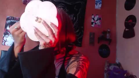 Snapshot of layla_quinn chatting on July 16, 2026, 3:29 pm layla_quinn online show from July 16, 2026, 3:29 pm