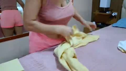 Snapshot of laylabrasil chatting on April 17, 2026, 6:00 pm kelly online show from April 17, 2026, 6:00 pm