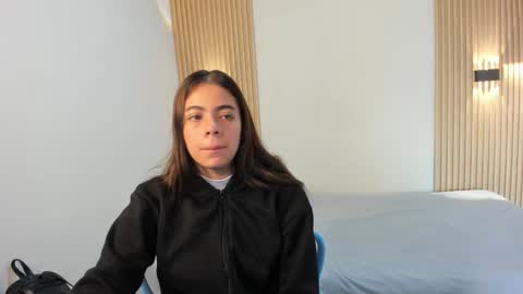 LaylaEmber online show from January 17, 2026, 11:48 am