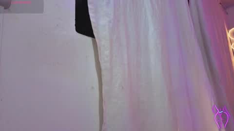 laylafoxy_tay online show from November 24, 2025, 3:28 am