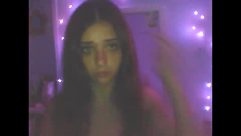 Layla online show from September 15, 2025, 6:57 am