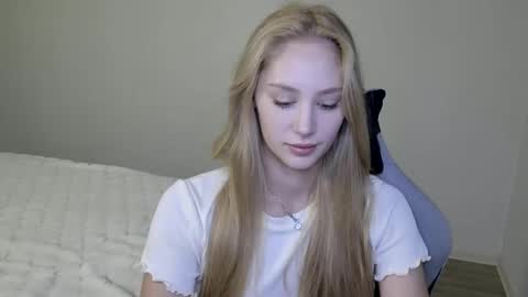 LaylaPretty001 online show from December 5, 2025, 6:33 am