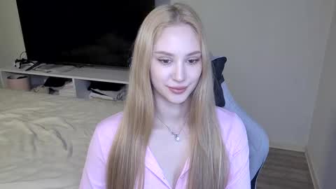 LaylaPretty001 online show from March 11, 2026, 7:14 am