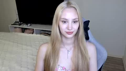 LaylaPretty001 online show from June 27, 2026, 4:50 am