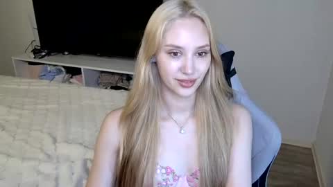 LaylaPretty001 online show from July 1, 2026, 4:25 am