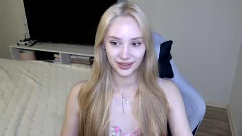 LaylaPretty001 online show from July 14, 2026, 4:17 am