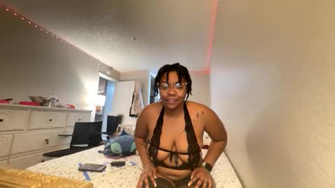 Layla Ros online show from February 5, 2026, 5:56 am