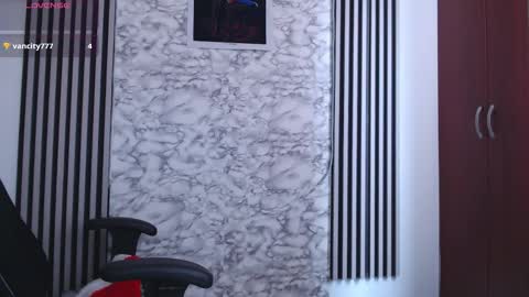 Snapshot of laylasub_ chatting on December 19, 2025, 5:42 pm LAYLA online show from December 19, 2025, 5:42 pm