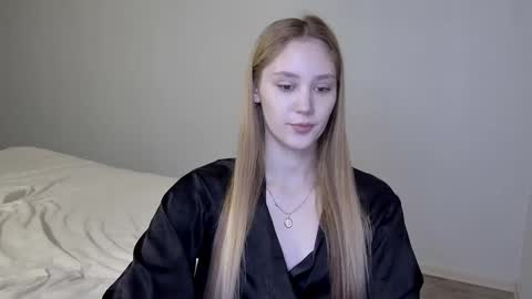 Laylla001 online show from January 7, 2025, 5:43 am