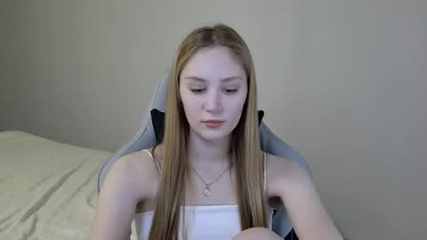 Laylla001 online show from February 4, 2025, 6:46 am